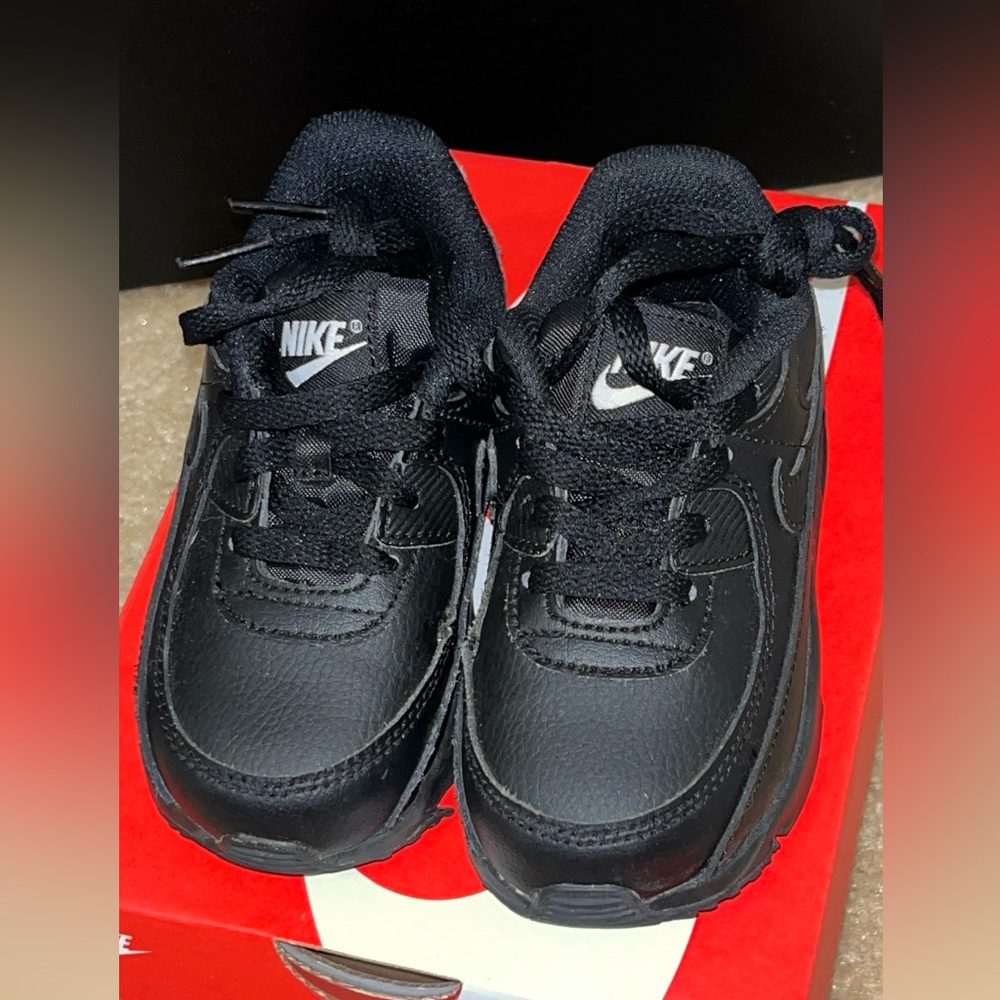 Toddler size 9C black Nike
